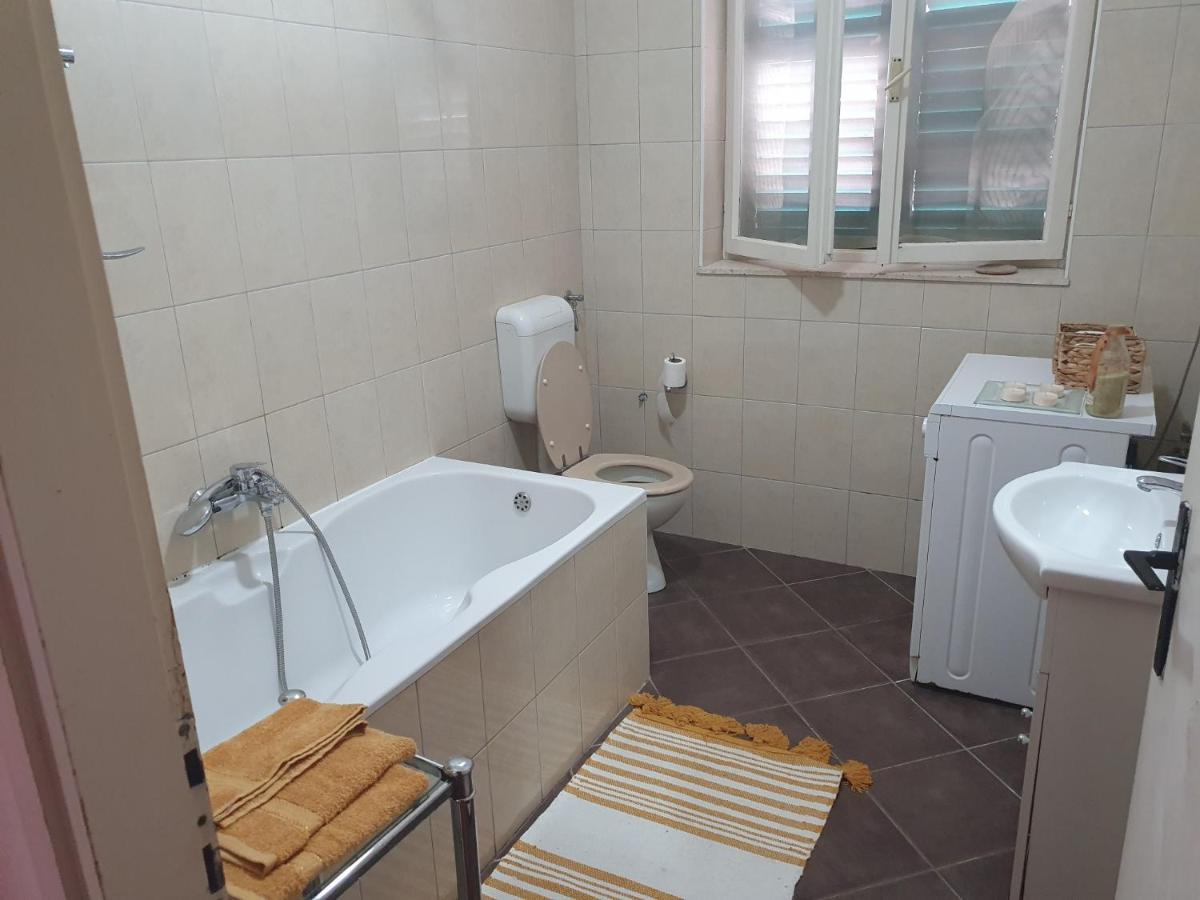 Apartment Lana Trogir Ngoại thất bức ảnh